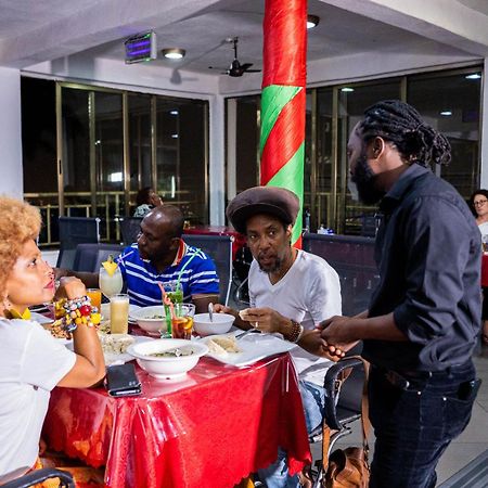 Sky Plus Hotel & Resort Ho エクステリア 写真