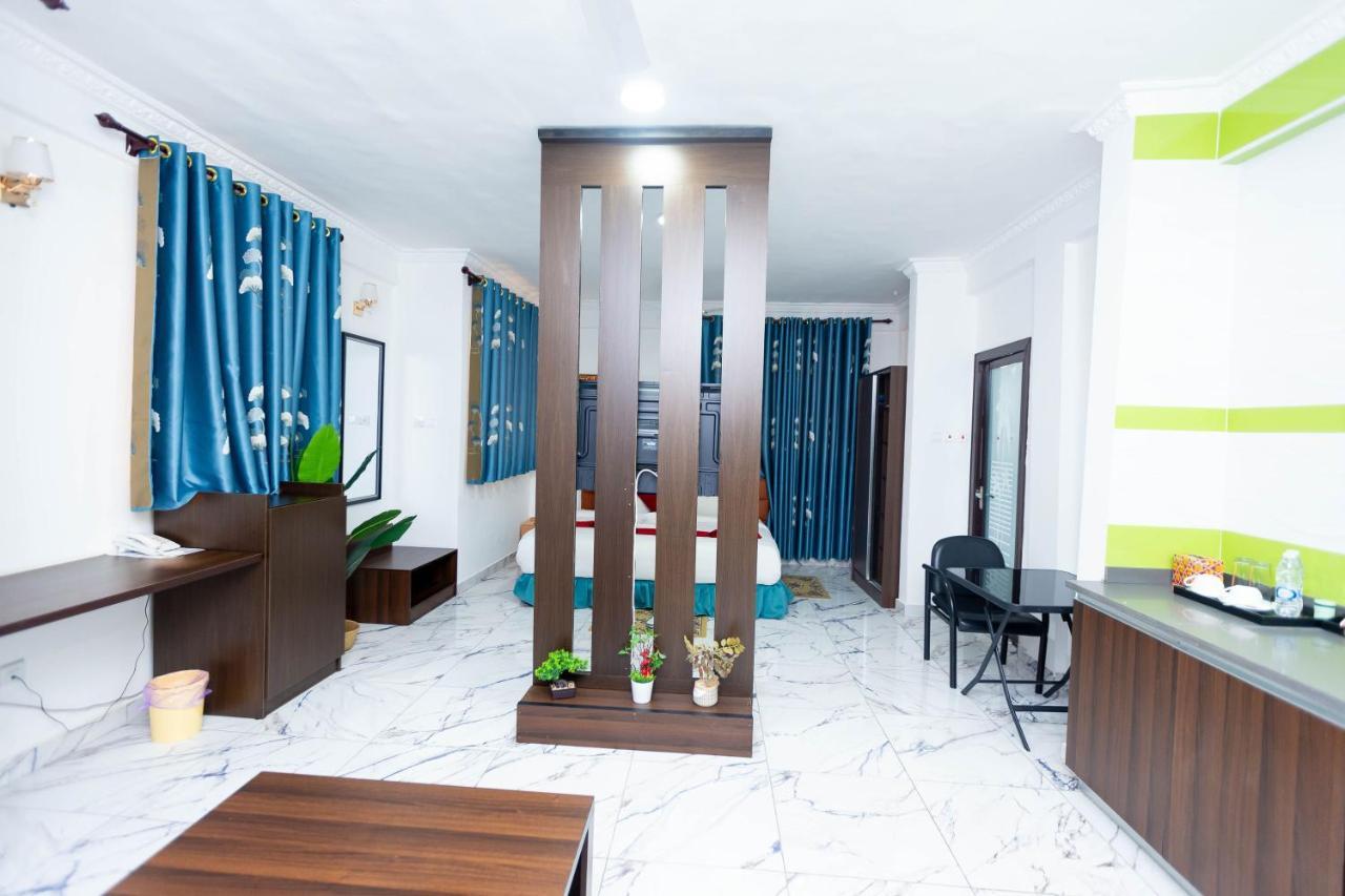 Sky Plus Hotel & Resort Ho エクステリア 写真